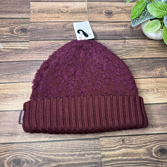 NWT Lululemon Ombre Knit Textured Beanie O/S (Red Merlot) - Picture 8 of 11
